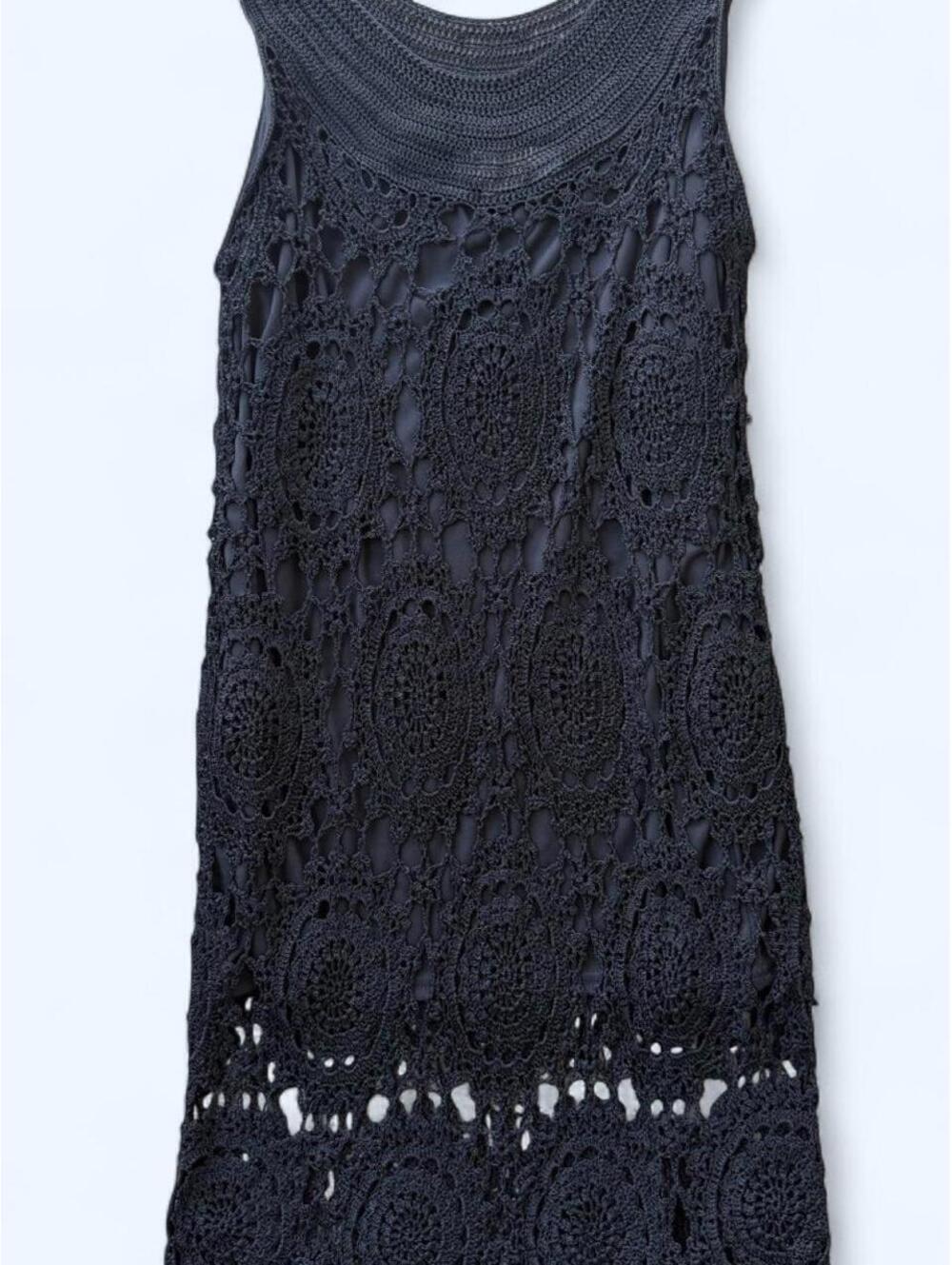 Soft Surroundings Women's Black Crop-top